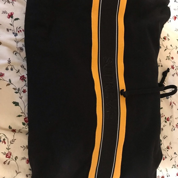Supreme chest stripe logo hooded. - Picture 6 of 6